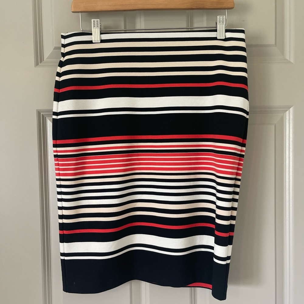 Loft super stretchy pencil skirt like new worn once
